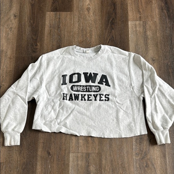 Iowa Hawkeye Wrestling Vintage Cut Off Sweatshirt.  Size XL. - Picture 1 of 6